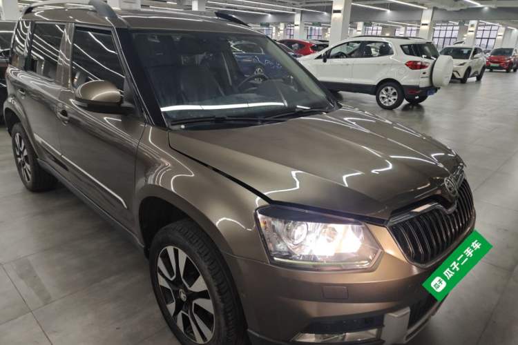 Used Skoda Yeti 2014 1.8TSI DSG All-Wheel Drive Edition Front Right 45 Deg