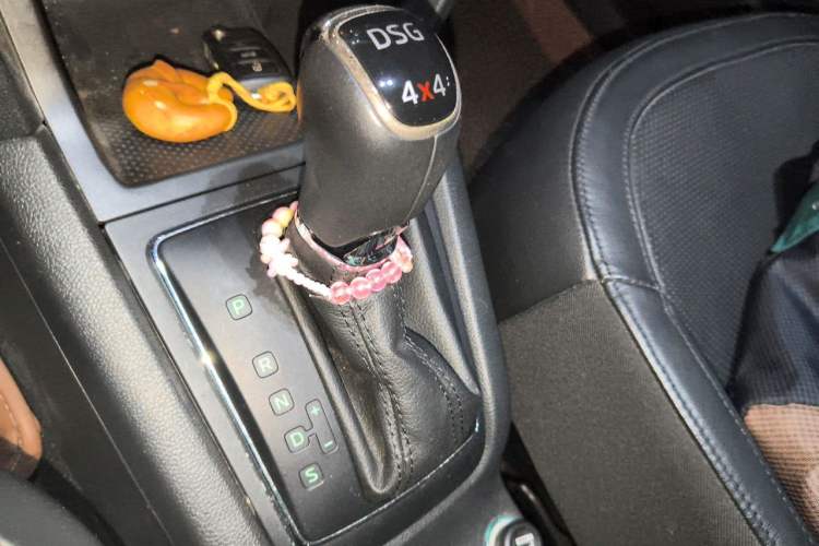 Used Skoda Yeti 2014 1.8TSI DSG All-Wheel Drive Edition Gear Lever