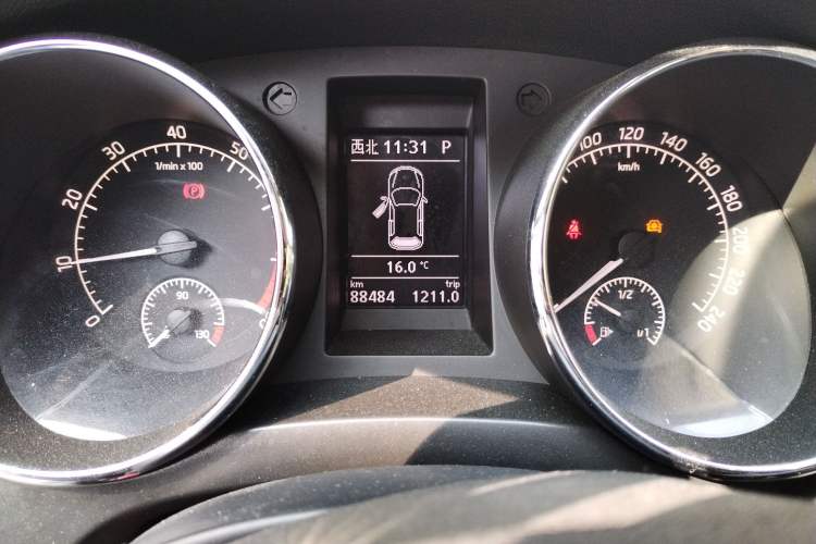 Used Skoda Yeti 2014 1.8TSI DSG Polar Edition Instrument Cluster