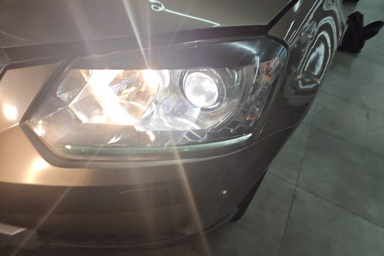 Used Skoda Yeti 2014 1.8TSI DSG All-Wheel Drive Edition Left Front Headlight