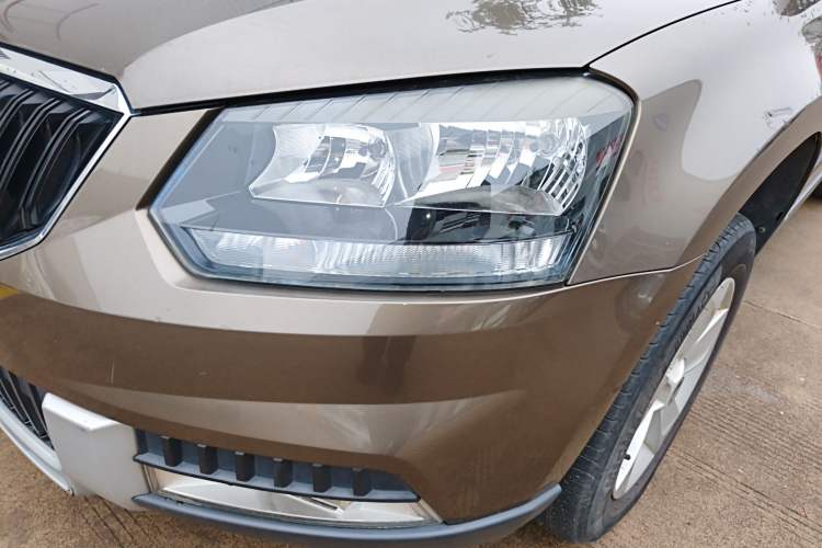 Used Skoda Yeti 2014 1.4TSI Manual Explore Edition Left Front Headlight