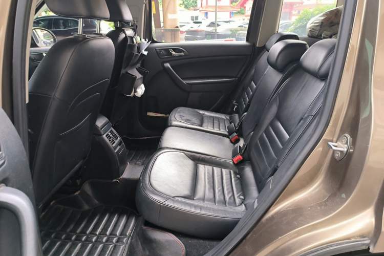 Used Skoda Yeti 2014 1.4 TSI DSG Polar Edition Left Rear Seat