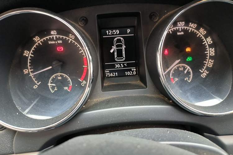Used Skoda Yeti 2014 1.4 TSI DSG Polar Edition Odometer Close Up