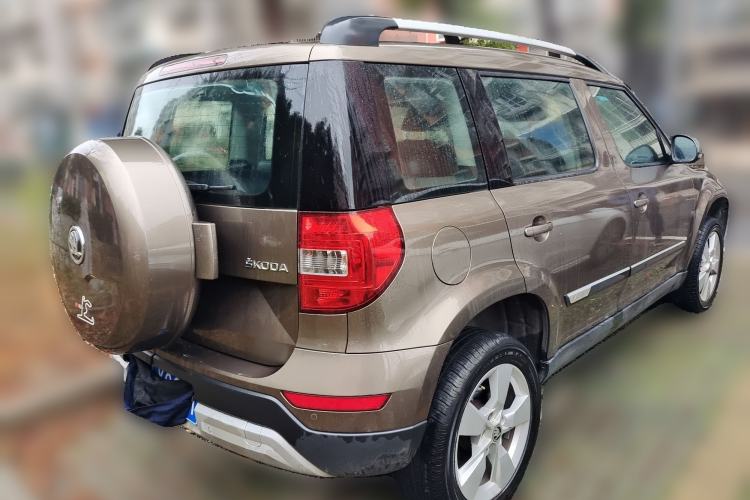 Used Skoda Yeti 2014 1.8TSI DSG Polar Edition Rear Right 45 Deg