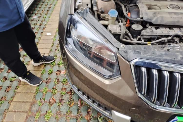 Used Skoda Yeti 2014 1.8TSI DSG Polar Edition Right Front Headlight
