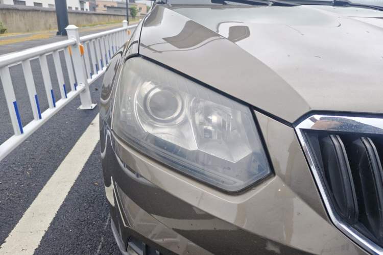 Used Skoda Yeti 2014 1.4 TSI DSG Polar Edition Right Front Headlight