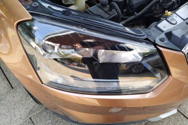Used Skoda Yeti 2014 1.8TSI DSG Polar Edition Right Front Headlight
