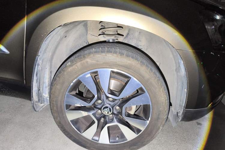 Used Skoda Yeti 2014 1.8TSI DSG All-Wheel Drive Edition Right Front Wheel Hub
