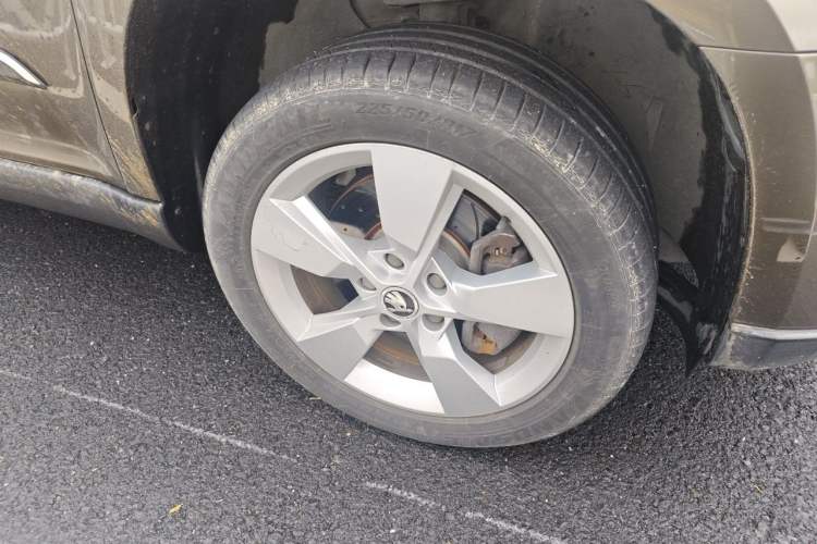 Used Skoda Yeti 2014 1.4 TSI DSG Polar Edition Right Front Wheel Hub