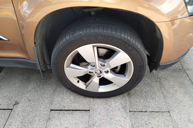 Used Skoda Yeti 2014 1.8TSI DSG Polar Edition Right Front Wheel Hub