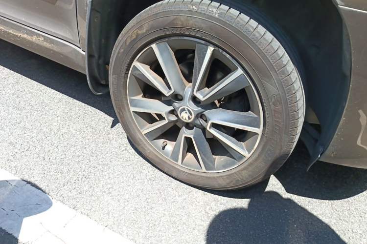 Used Skoda Yeti 2014 1.4 TSI DSG Phantom Edition Right Front Wheel Hub