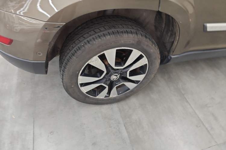 Used Skoda Yeti 2014 1.8TSI DSG All-Wheel Drive Edition Right Rear Wheel Hub