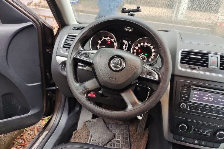 Used Skoda Yeti 2014 1.8TSI DSG Polar Edition Steering Wheel