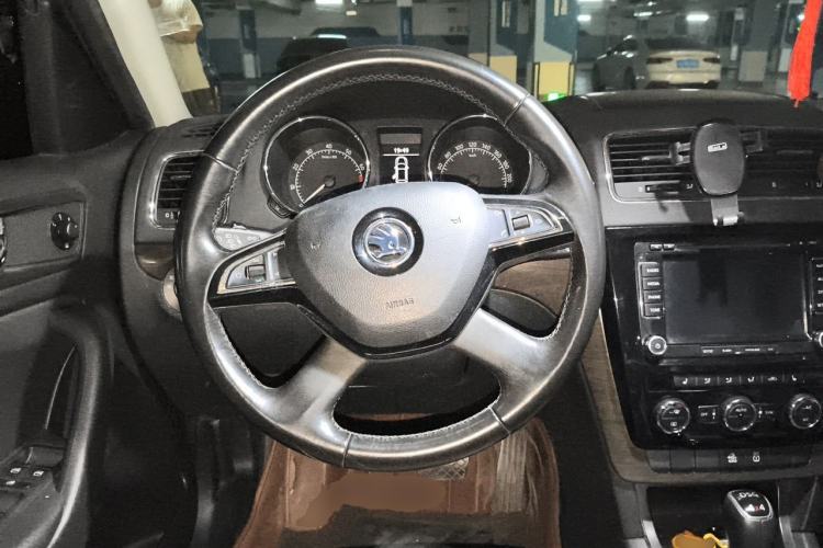 Used Skoda Yeti 2014 1.8TSI DSG All-Wheel Drive Edition Steering Wheel