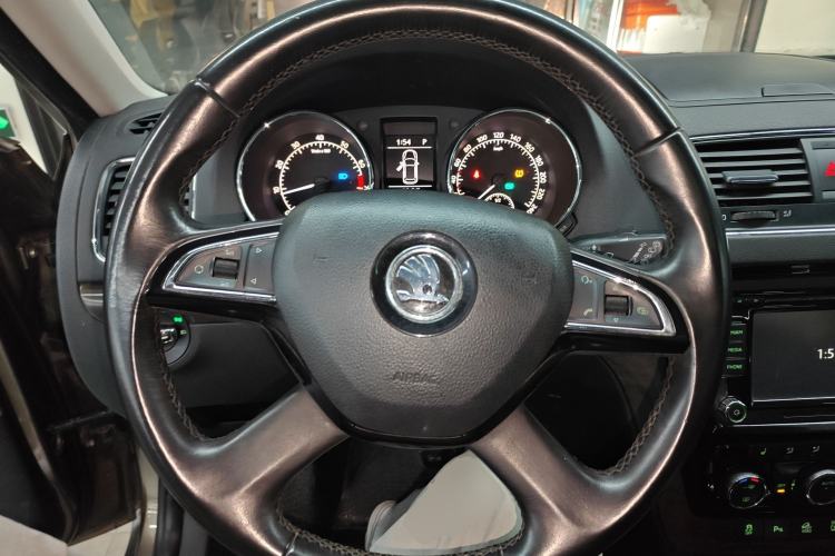 Used Skoda Yeti 2014 1.8TSI DSG All-Wheel Drive Edition Steering Wheel