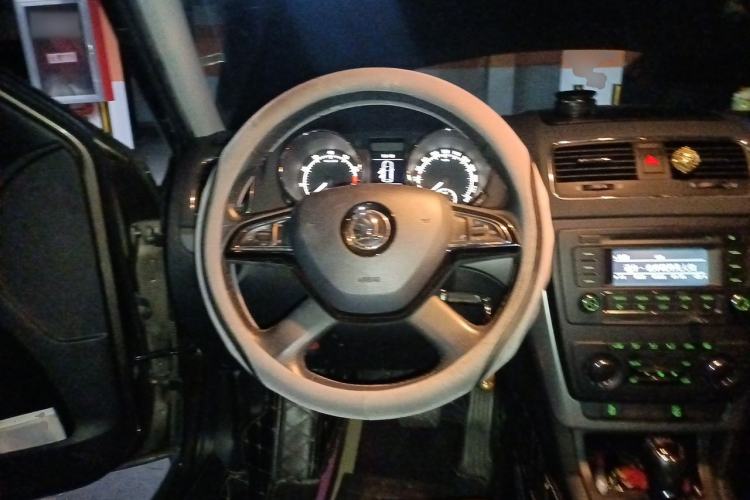 Used Skoda Yeti 2014 1.4 TSI DSG Polar Edition Steering Wheel