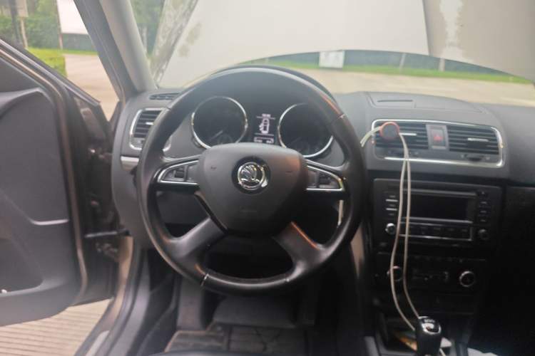 Used Skoda Yeti 2014 1.4TSI DSG All-Wheel Drive Version Steering Wheel