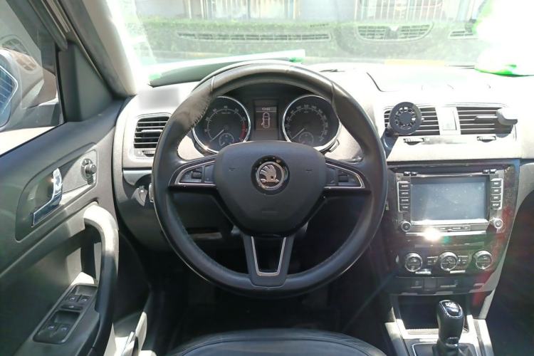 Used Skoda Yeti 2014 1.4 TSI DSG Phantom Edition Steering Wheel