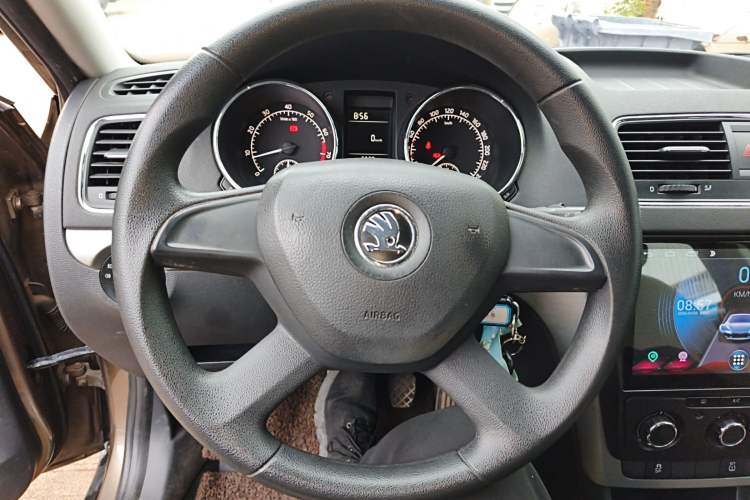 Used Skoda Yeti 2014 1.4TSI Manual Explore Edition Steering Wheel