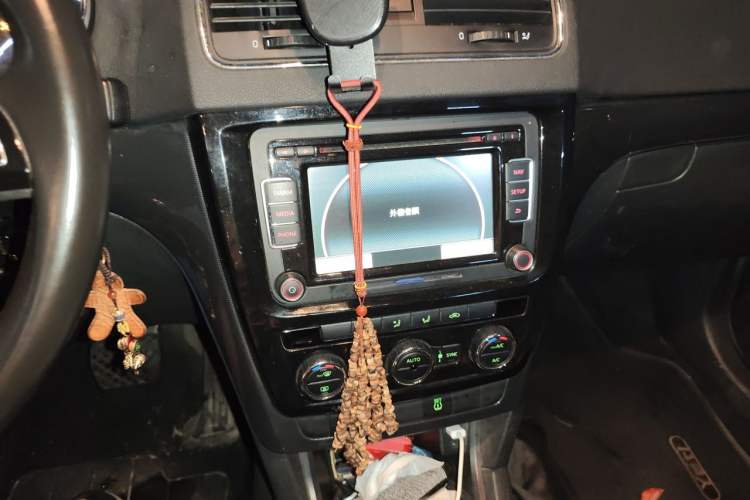 Used Skoda Yeti 2014 1.4 TSI DSG Phantom Edition Audio And AC Panel