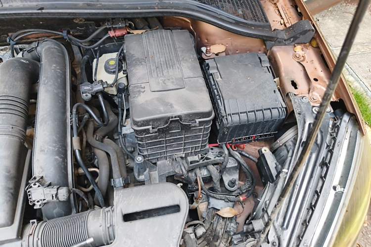 Used Skoda Yeti 2014 1.4 TSI DSG Polar Edition Engine Bay Left