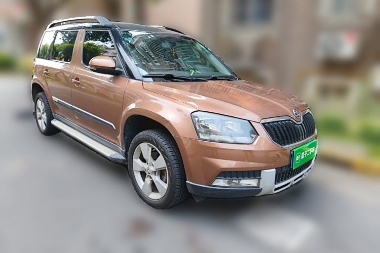 Used Skoda Yeti 2014 1.4 TSI DSG Polar Edition Front Right 45 Deg