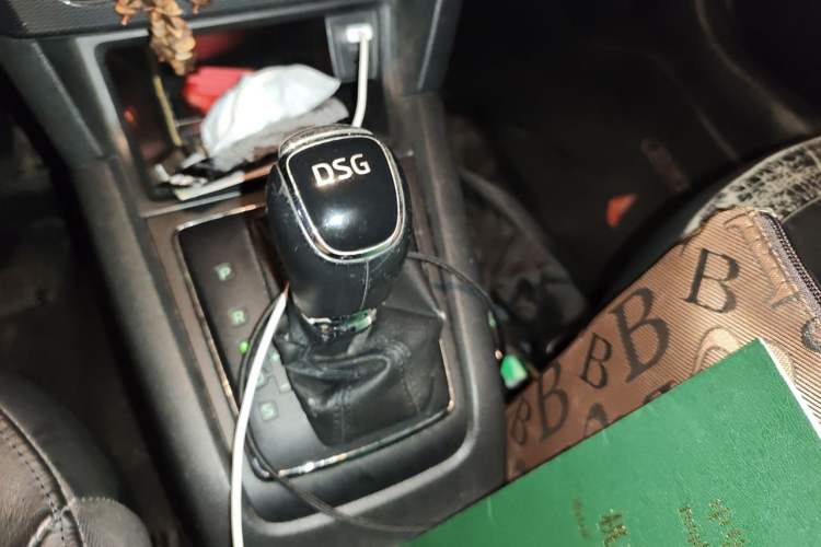 Used Skoda Yeti 2014 1.4 TSI DSG Phantom Edition Gear Lever