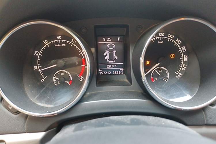 Used Skoda Yeti 2014 1.4 TSI DSG Polar Edition Instrument Cluster