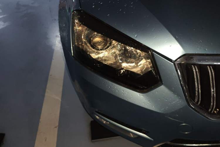 Used Skoda Yeti 2014 1.4 TSI DSG Phantom Edition Right Front Headlight