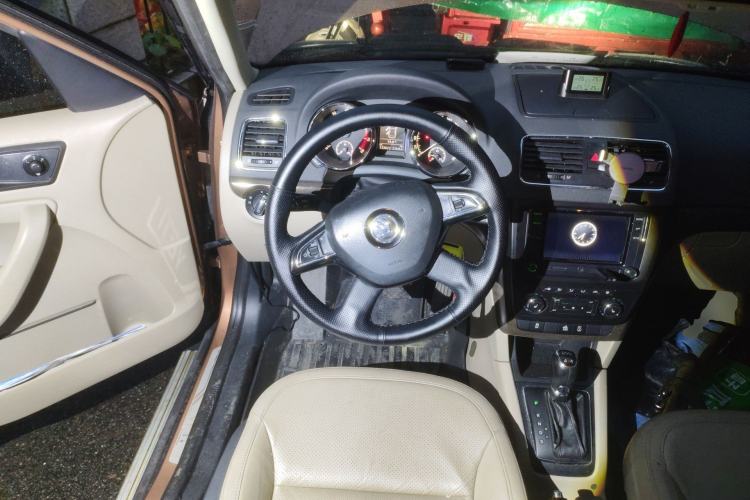 Used Skoda Yeti 2014 1.8TSI DSG All-Wheel Drive Edition Steering Wheel