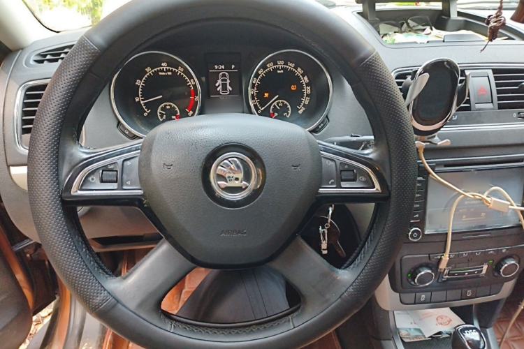 Used Skoda Yeti 2014 1.4 TSI DSG Polar Edition Steering Wheel