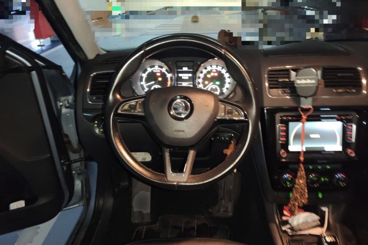 Used Skoda Yeti 2014 1.4 TSI DSG Phantom Edition Steering Wheel