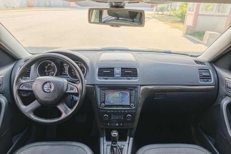 Used Skoda Yeti 2014 1.8TSI DSG All-Wheel Drive Edition Audio And AC Panel