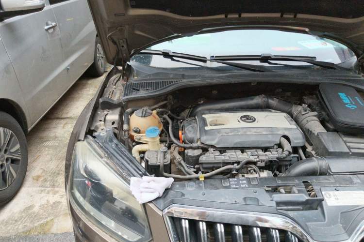 Used Skoda Yeti 2014 1.8TSI DSG Polar Edition Engine Bay Right
