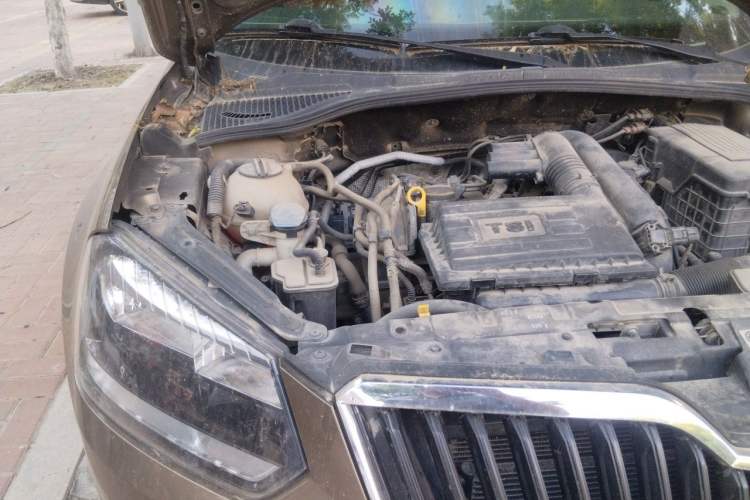 Used Skoda Yeti 2014 1.4TSI DSG Explorer Edition Engine Bay Right