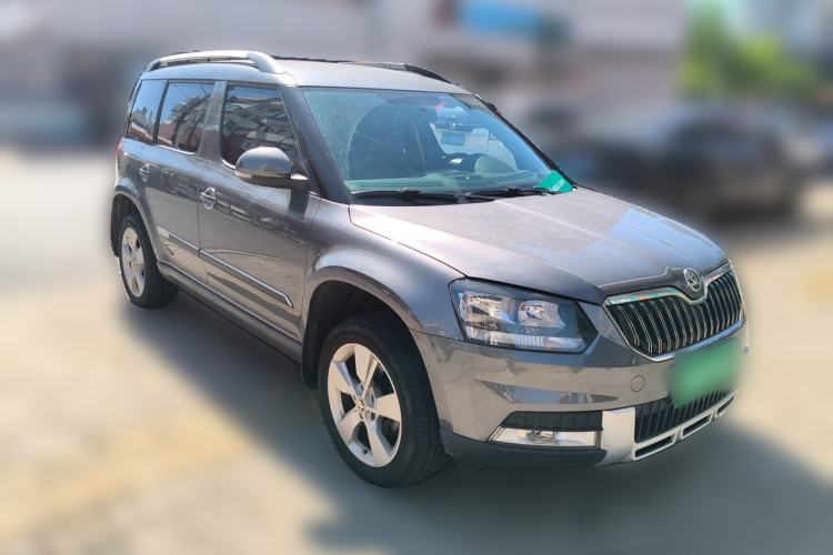 Used Skoda Yeti 2014 1.8TSI DSG Polar Edition Front Right 45 Deg