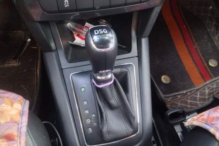 Used Skoda Yeti 2014 1.4TSI DSG Explorer Edition Gear Lever