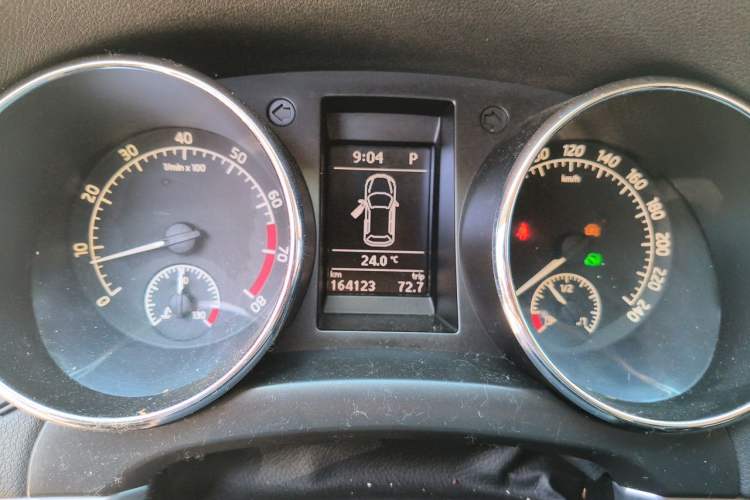 Used Skoda Yeti 2014 1.8TSI DSG Polar Edition Instrument Cluster