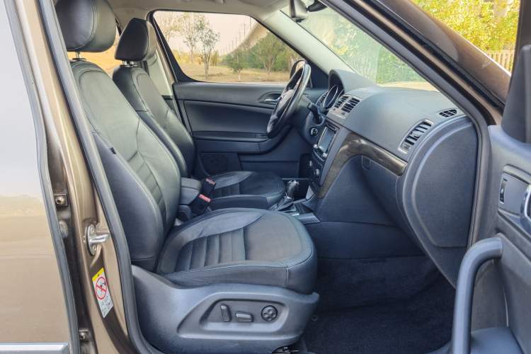 Used Skoda Yeti 2014 1.8TSI DSG All-Wheel Drive Edition Interior 3
