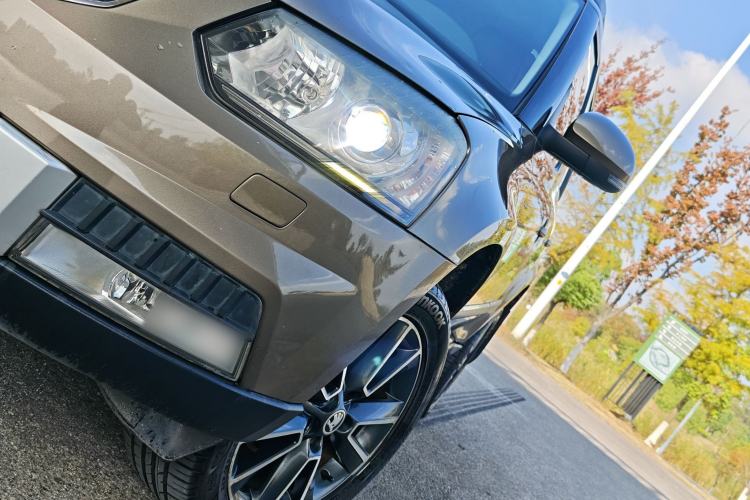 Used Skoda Yeti 2014 1.8TSI DSG All-Wheel Drive Edition Left Front Headlight