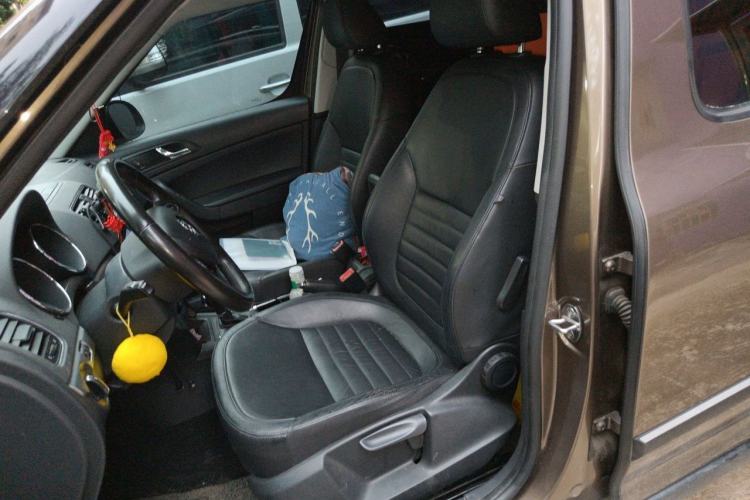 Used Skoda Yeti 2014 1.8TSI DSG Polar Edition Left Front Seat