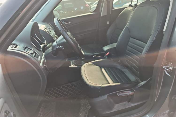 Used Skoda Yeti 2014 1.4TSI Manual Polar Edition Left Front Seat