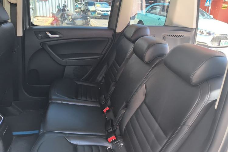 Used Skoda Yeti 2014 1.8TSI DSG Polar Edition Left Rear Seat