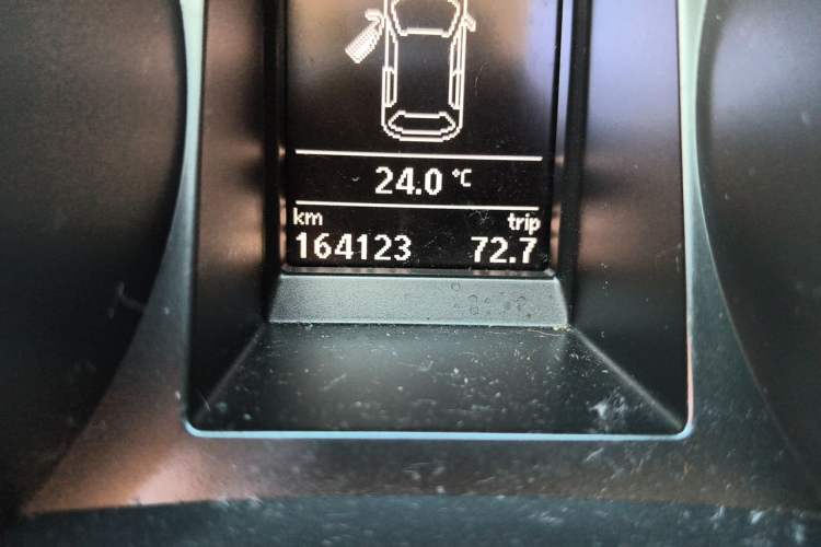 Used Skoda Yeti 2014 1.8TSI DSG Polar Edition Odometer Close Up