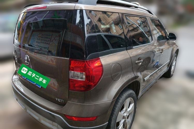 Used Skoda Yeti 2014 1.8TSI DSG Polar Edition Rear Right 45 Deg