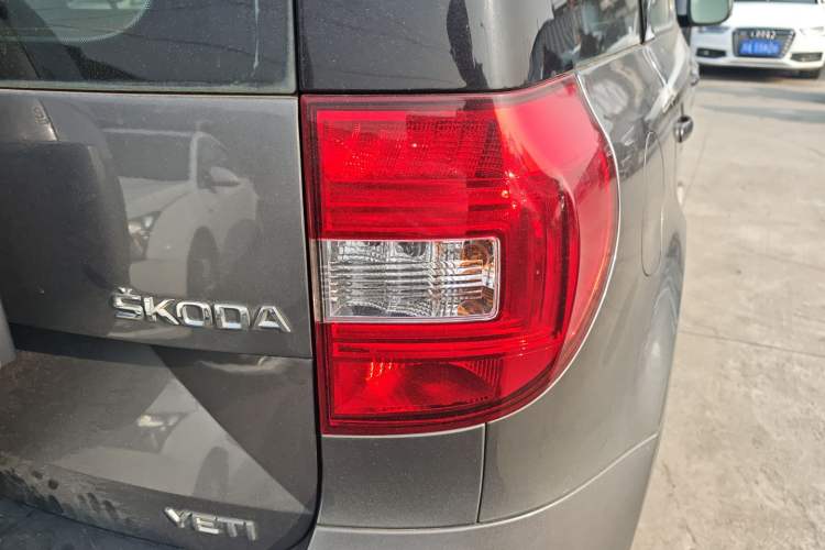 Used Skoda Yeti 2014 1.4TSI Manual Polar Edition Right Rear Taillight