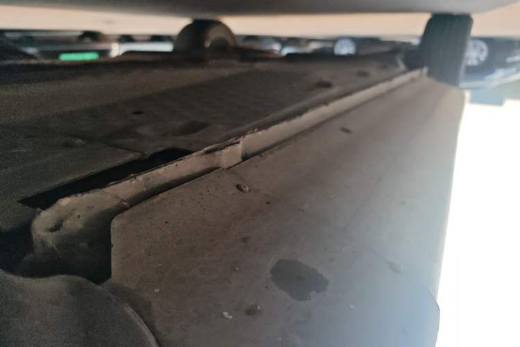 Used Skoda Yeti 2014 1.4TSI Manual Polar Edition Right Side Sill