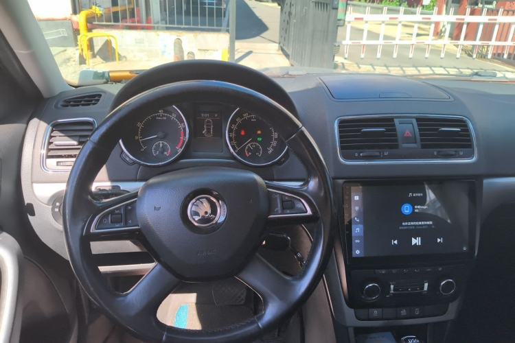 Used Skoda Yeti 2014 1.8TSI DSG Polar Edition Steering Wheel