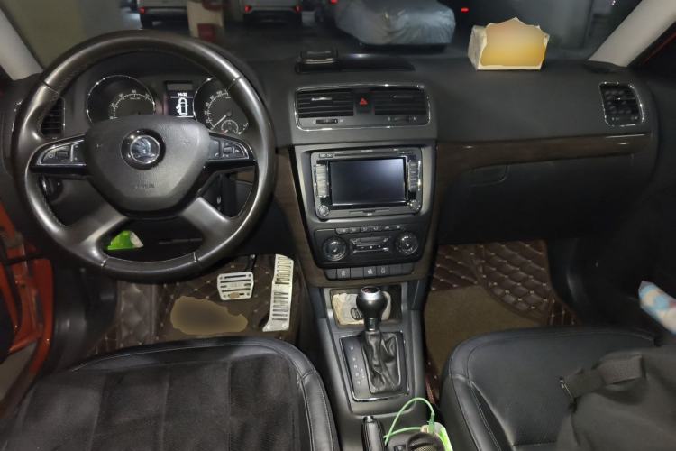 Used Skoda Yeti 2014 1.8TSI DSG All-Wheel Drive Edition Center Console