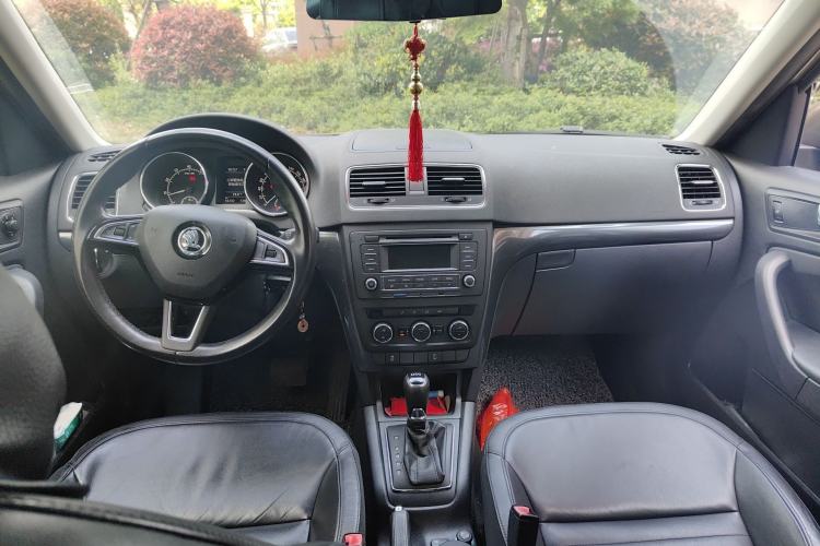 Used Skoda Yeti 2014 1.4 TSI DSG Phantom Edition Center Console